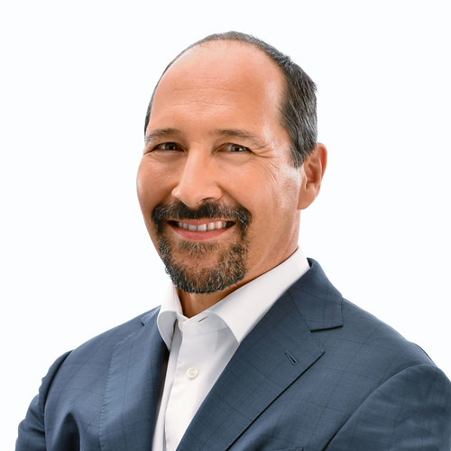 ノーベルト・ツィンジンガー、工学士、法学修士